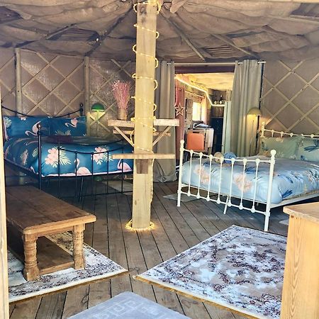 مبيت وإفطار روثام Vigo Retreat Boat Yurt المظهر الخارجي الصورة